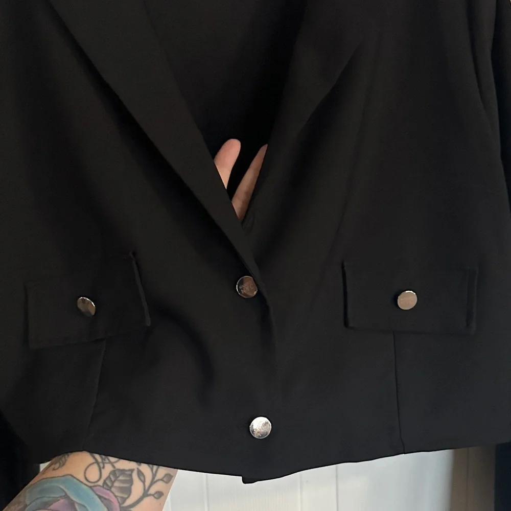 NWOT Modern Black Cropped Blazer w/ Button and Pocket Accents - Picture 3 of 8